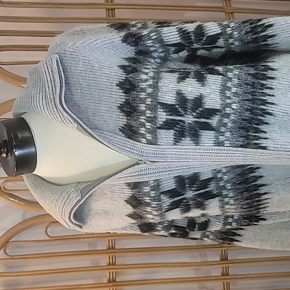 London Fog 100% virgin wool size large grey Nordic style zipper front cardigan